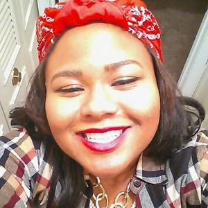 Meet your Posher, Nikia